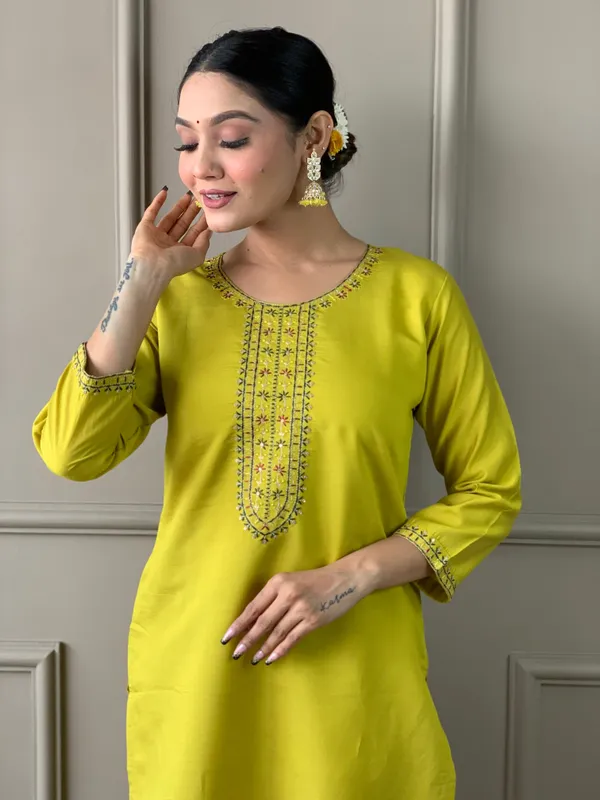 Lemon_Yellow_Viscose_Chanderi_Kurti_Set_With_Satin_Dupatta_For_Women