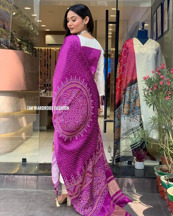 Cream_Colour_Viscose_Chanderi_Silk_Suit_Set_For_Women