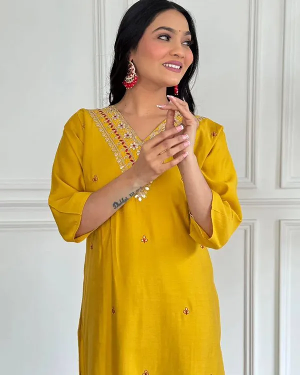 Yellow_Viscose_Chanderi_Designer_Embroidery_Work_With_Printed_Ethnic_Readymade_Salwar_Kameez_Stitched_For_Women