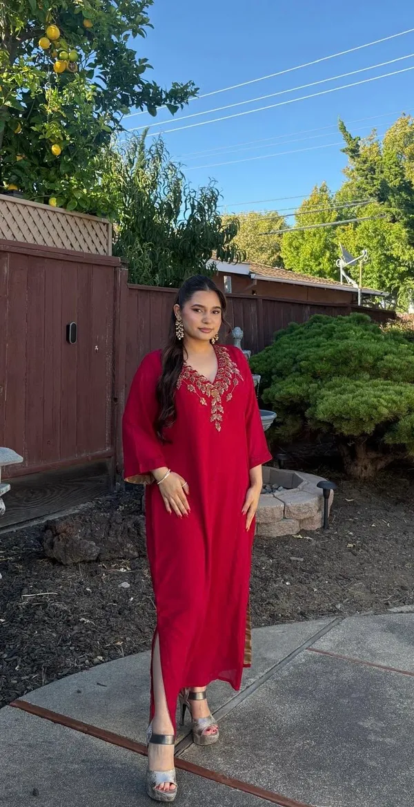 Scarlet_Grace_Dress_w/_Side_Slits