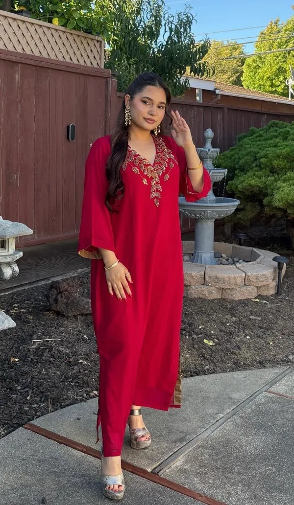 Scarlet_Grace_Dress_w/_Side_Slits
