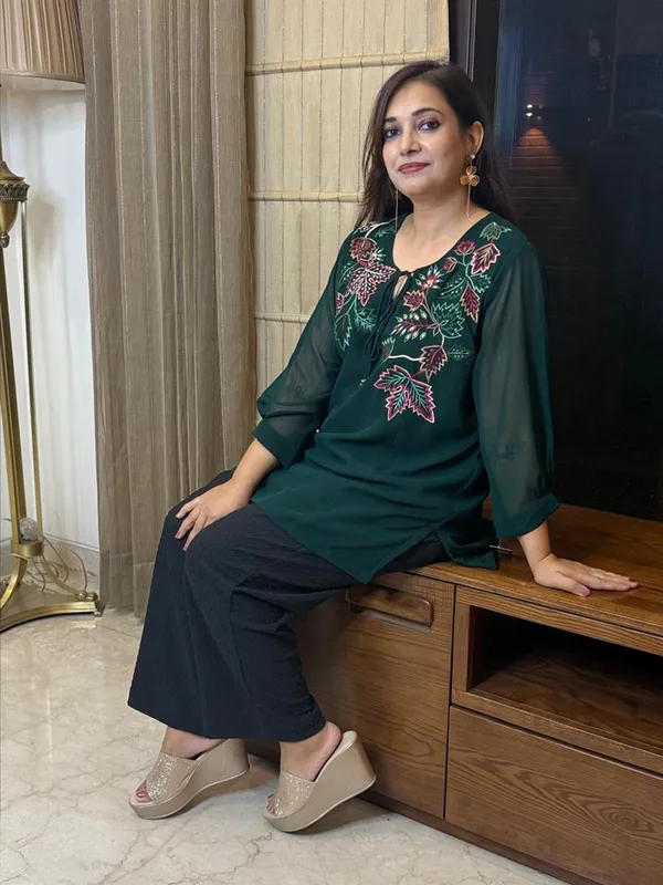 Bottle_Green_Top_With_Thread_Work_For_Women