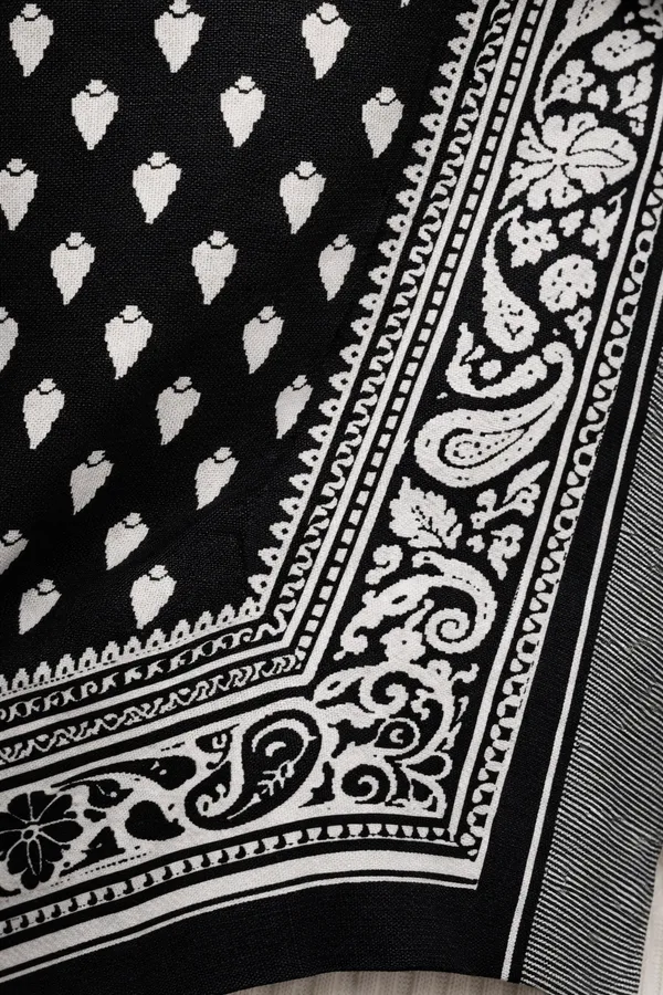 Black_And_White_Wool_With_Viscose_Soft_Kashmiri_Paisley_Design_Shawl_For_Women
