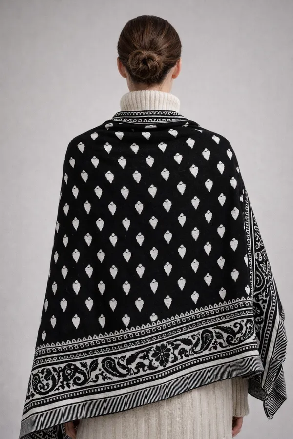 Black_And_White_Wool_With_Viscose_Soft_Kashmiri_Paisley_Design_Shawl_For_Women