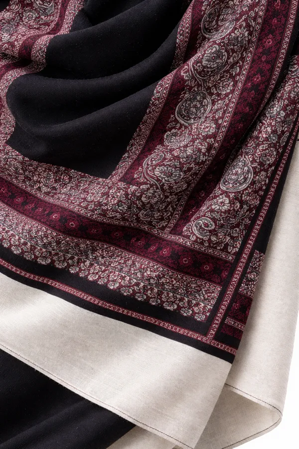 Black_And_Maroon_Wool_With_Viscose_Soft_Ethnic_Shawl_For_Men