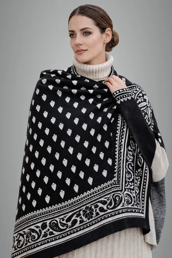 Black_And_White_Wool_With_Viscose_Soft_Kashmiri_Paisley_Design_Shawl_For_Women
