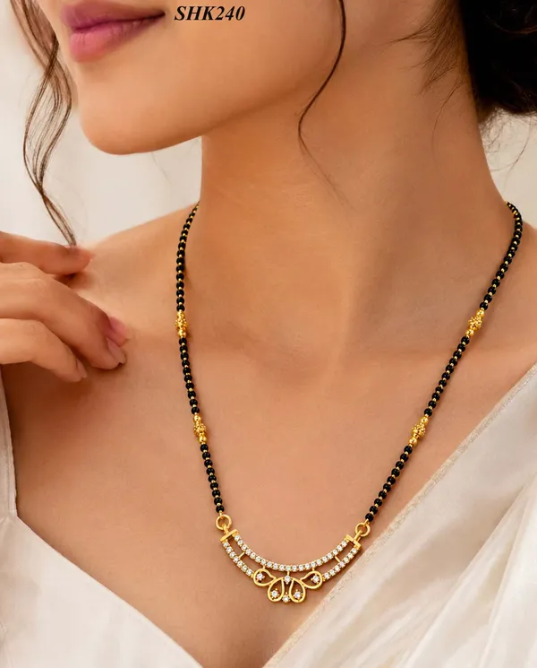 BALAJI_Gold_Jewellery_Elegant_Stone-Studded_Mangalsutra