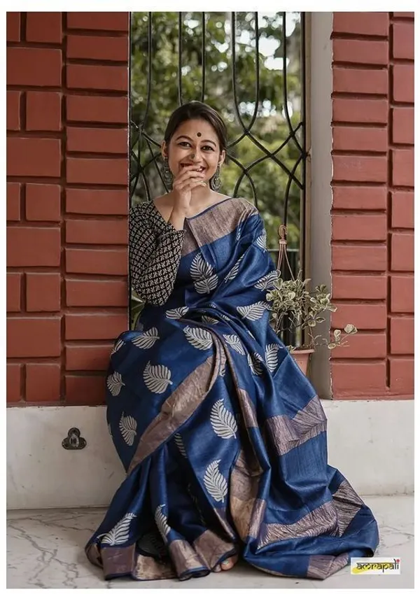 Blue_Cotton_Linen_Self_Design_Woven_Saree_For_Women