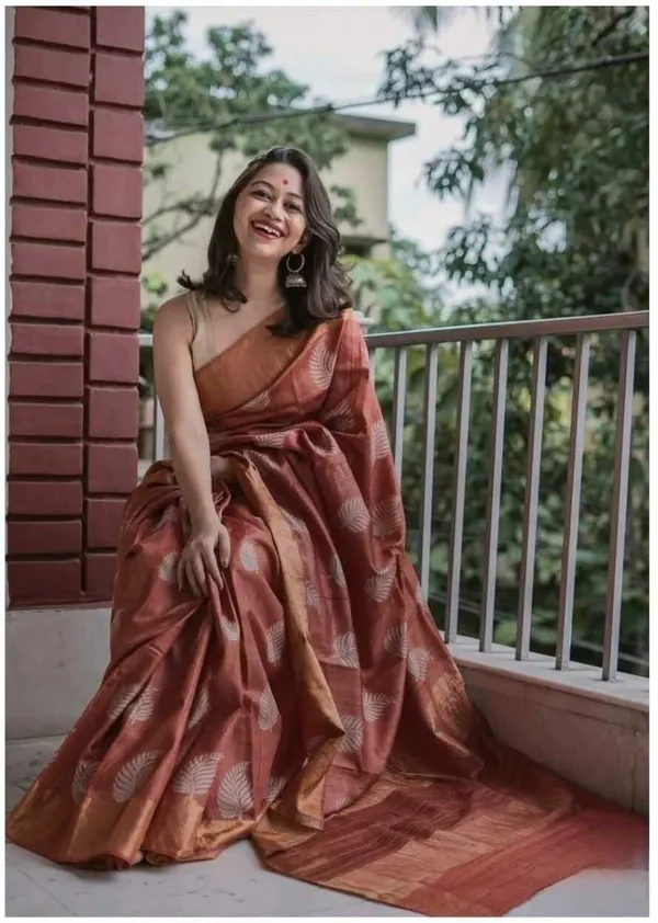 Brown_Cotton_Linen_Self_Design_Woven_Saree_For_Women