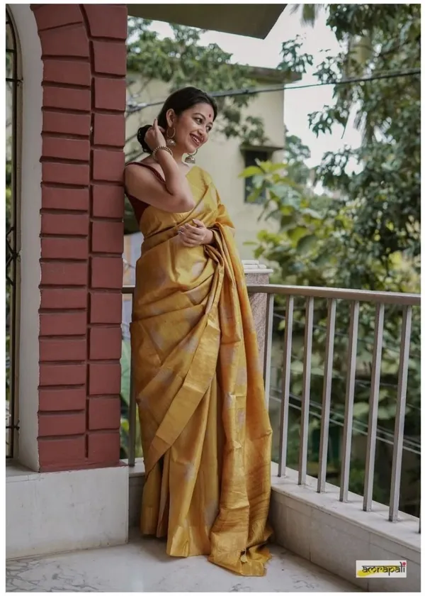 Yellow_Cotton_Linen_Self_Design_Woven_Saree_For_Women