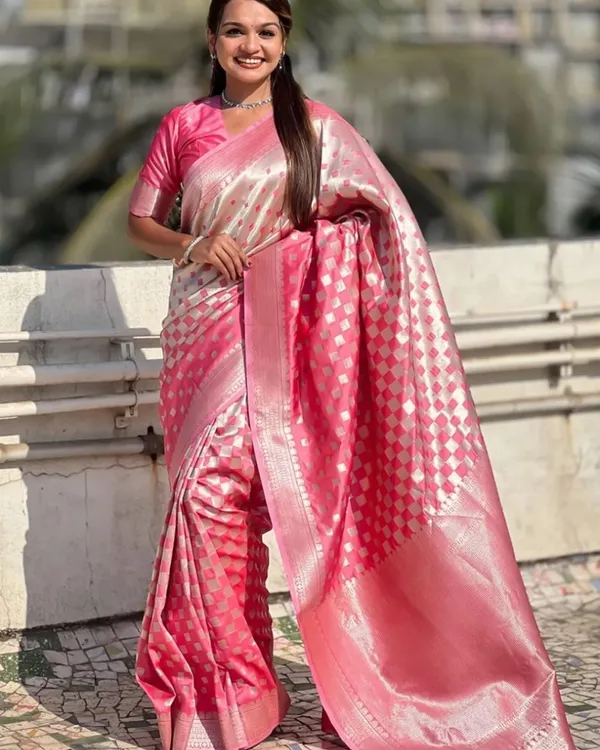 Pink_&_Silver_Jacquard_Embellished_Banarasi_Saree_For_Women