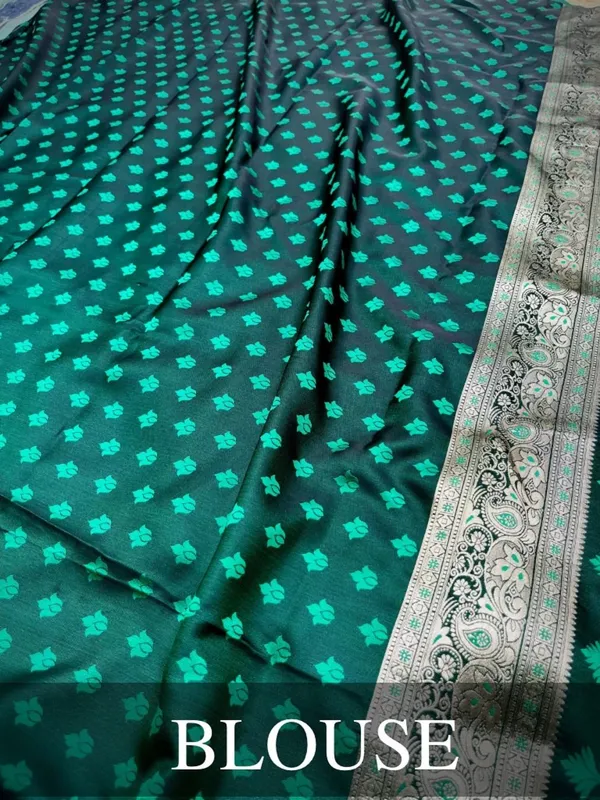 Green_&_Gold_Jacquard_Self_Design_Woven_Banarasi_Saree_For_Women