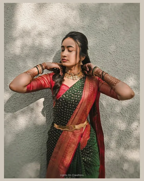 Green_&_Red_Jacquard_Self_Design_Banarasi_Saree_For_Women