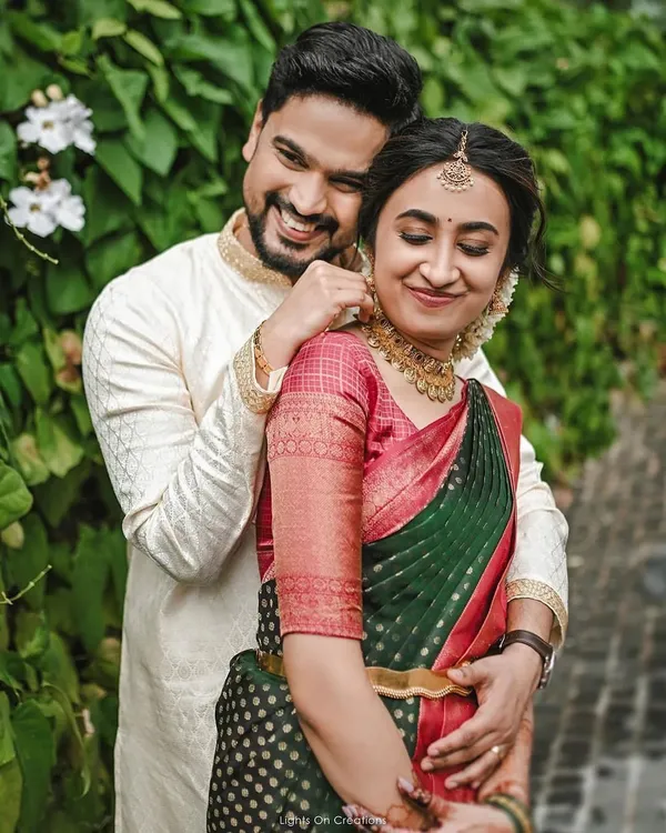 Green_&_Red_Jacquard_Self_Design_Banarasi_Saree_For_Women