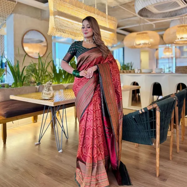 Maroon_Jacquard_Self_Design_Woven_Banarasi_Saree_For_Women