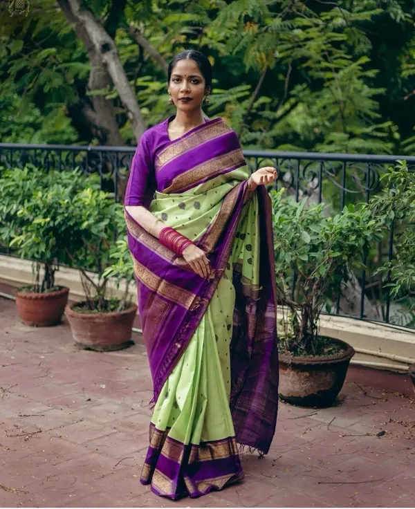 Yellow_Jacquard_Self_Design_Woven_Banarasi_Saree_For_Women