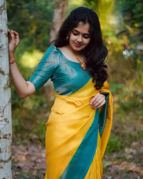Yellow_Jacquard_Self_Design_Woven_Banarasi_Saree_For_Women