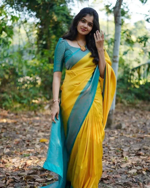Yellow_Jacquard_Self_Design_Woven_Banarasi_Saree_For_Women