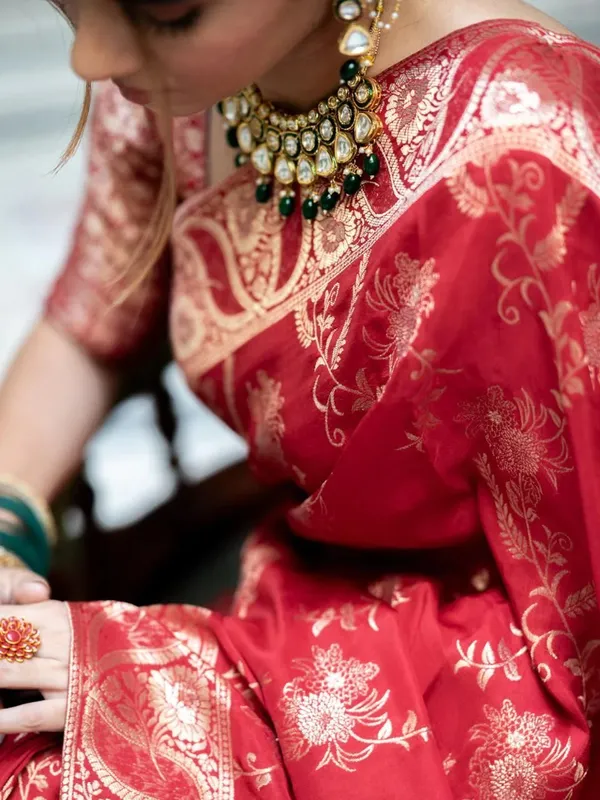 Red_Jacquard_Self_Design_Woven_Banarasi_Saree_For_Women