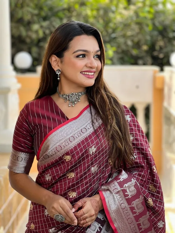 Maroon_&_Silver_Jacquard_Self_Design_Banarasi_Saree_For_Women