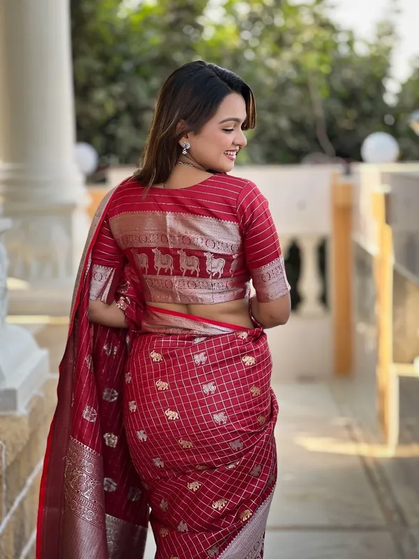 Red_&_Silver_Jacquard_Self_Design_Banarasi_Saree_For_Women