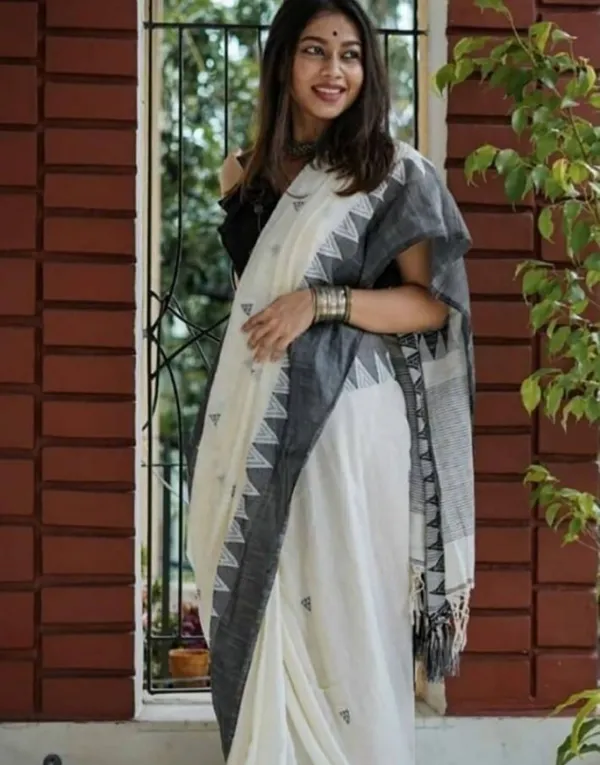 White_&_Black_Jacquard_Self_Design_Woven_Banarasi_Saree_For_Women