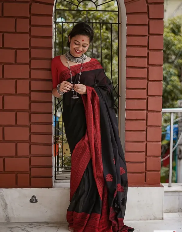 Black_&_Red_Cotton_Linen_Self_Design_Woven_Banarasi_Saree_For_Women