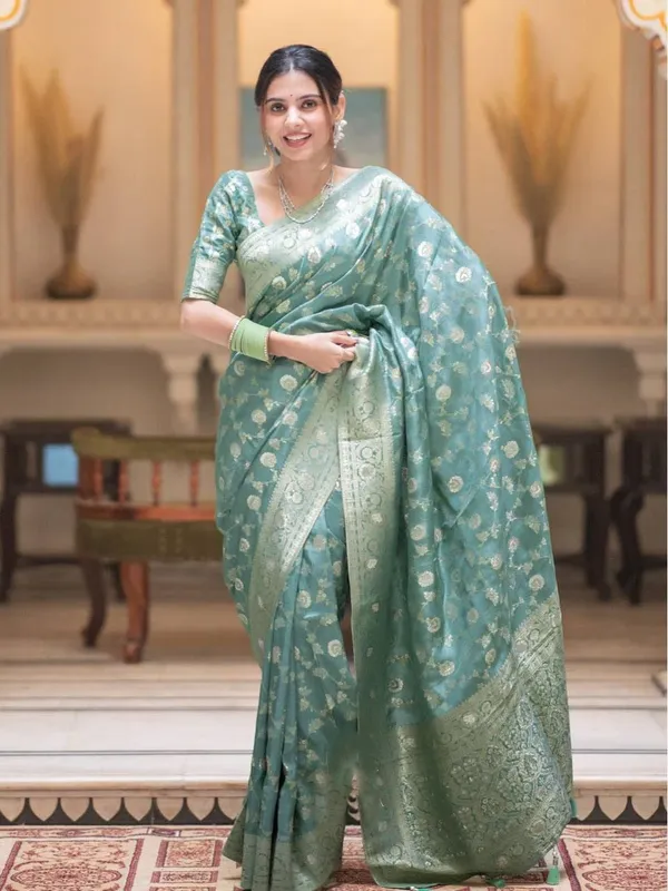 Green_Jacquard_Self_Design_Woven_Banarasi_Saree_For_Women
