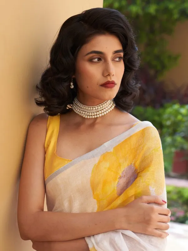 Yellow_&_White_Cotton_Linen_Floral_Print_Saree_For_Women