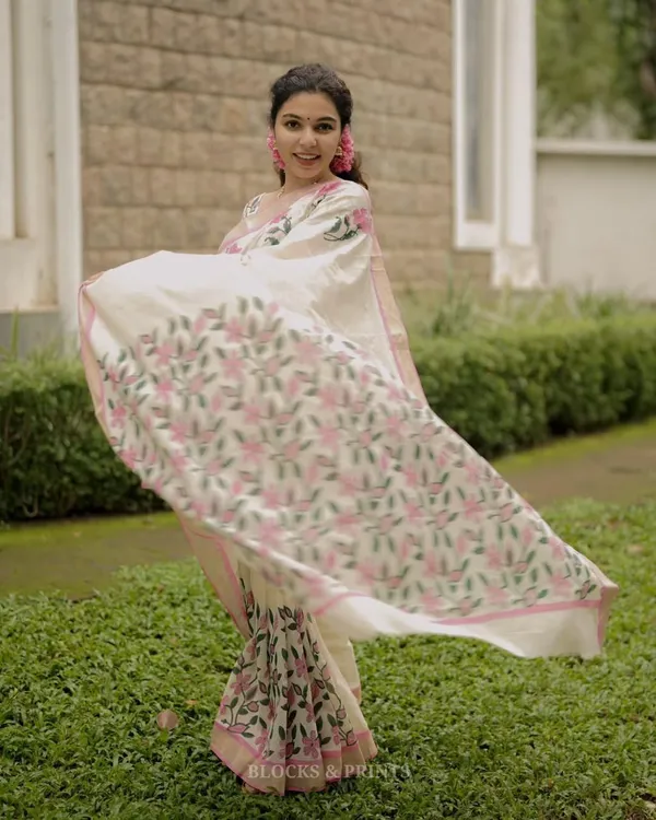 Cream_&_Pink_Cotton_Linen_Self_Design_Saree_For_Women