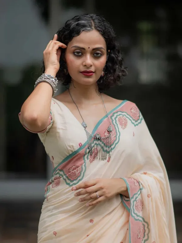 Cream_&_Light_Blue_Cotton_Linen_Digital_Print_Saree_For_Women