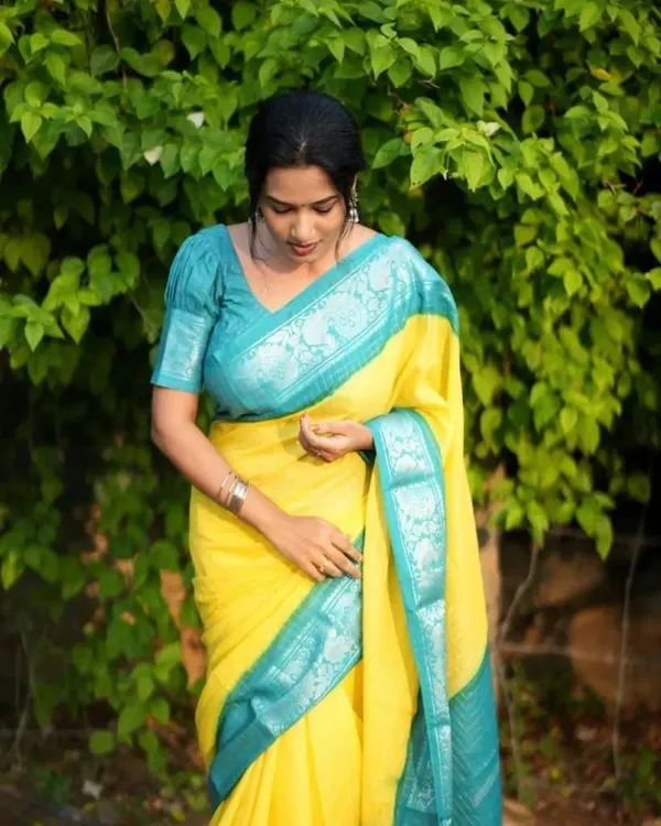Blue_&_White_Jacquard_Self_Design_Banarasi_Saree_For_Women