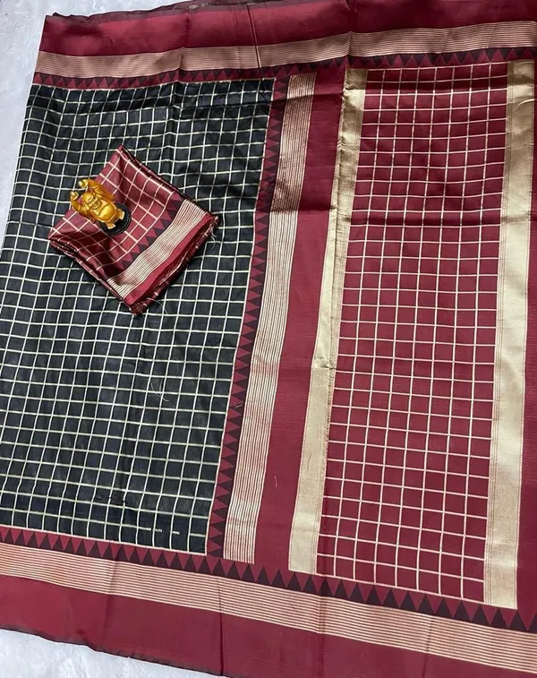 Black_Jacquard_Woven_Banarasi_Saree_For_Women