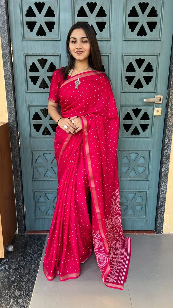 Pink_Cotton_Blend_Printed_Saree_For_Women