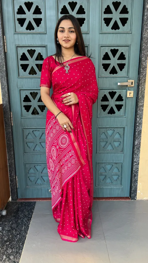 Pink_Cotton_Blend_Printed_Saree_For_Women