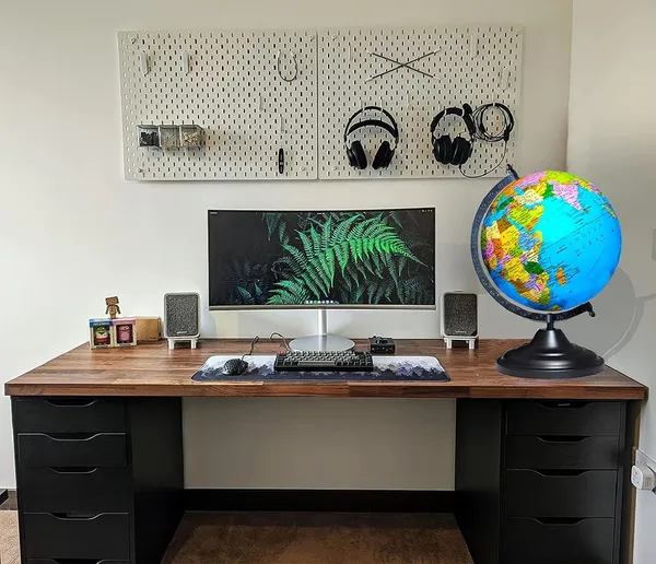 SEE_WORLD_-_Black_Metallic_Arc_Base_Globe_|_13_Inch_Height,_10_Inch_Diameter_(Big_Size)_|_Multicolor_Map,_Ocean_For_Kids_School_College_Home_Offices