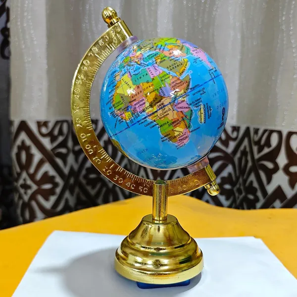 SEE_WORLD_-_Golden_Globe_Metallic_Decorative_|_6.5_Inch_Height,_3_Inch_Diameter_|_Multicolor_Map,_Blue_Ocean,_Showpiece_For_Kids_School_College_Home_Offices