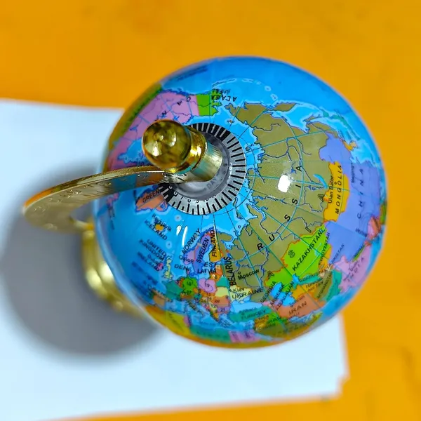 SEE_WORLD_-_Golden_Globe_Metallic_Decorative_|_6.5_Inch_Height,_3_Inch_Diameter_|_Multicolor_Map,_Blue_Ocean,_Showpiece_For_Kids_School_College_Home_Offices