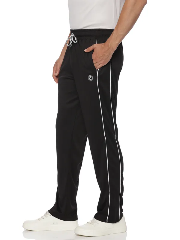 Black_Mid-Rise__Trackpant_For_Men
