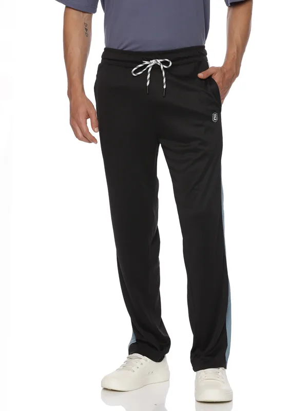 Black_Mid-Rise__Trackpant_For_Men