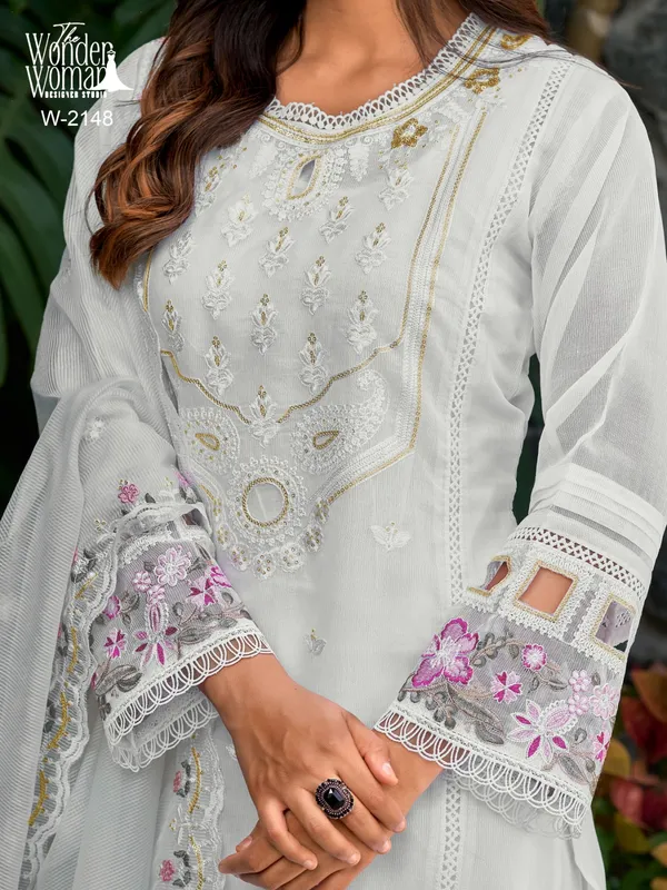 Ivory_Noor_Embroidered_Suit_with_Dupatta