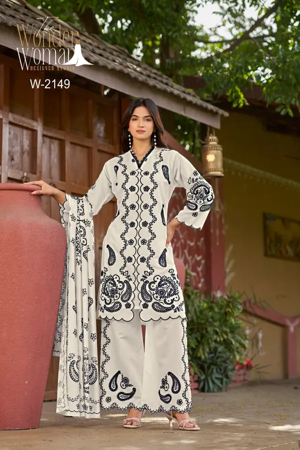White_Embroidered_Suit_with_fine_cutwork_detailing_with_Dupatta