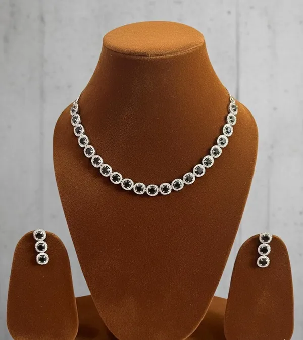 Black_And_Silver_Brass_Rhodium_Earring_And_Necklace_Set_For_Women