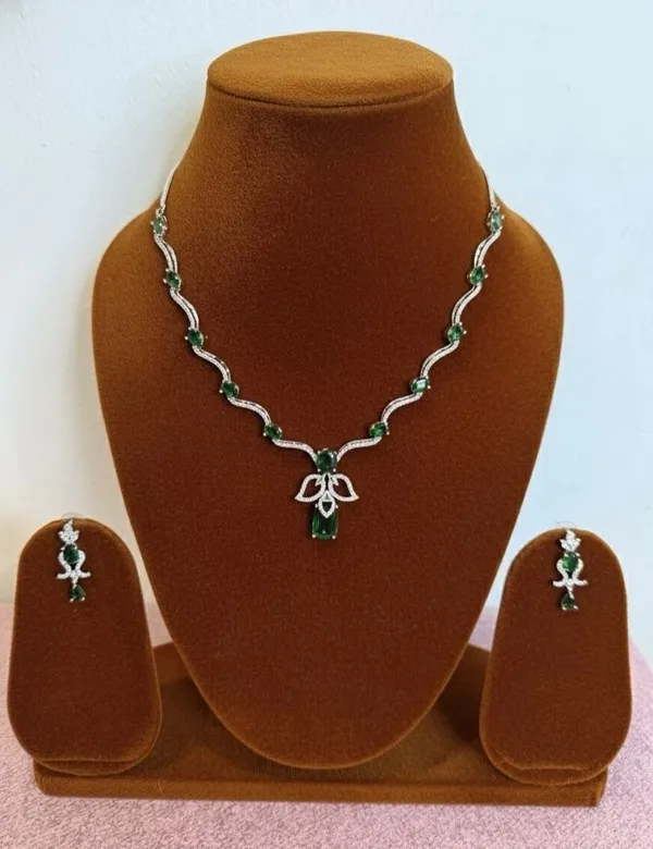 Green_Brass__Silver_Earring_And_Necklace_Set_For_Women