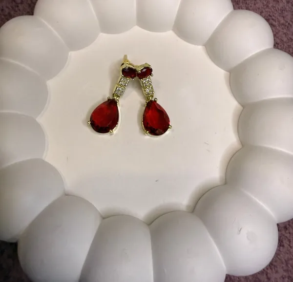 Gold_And_Ruby_Red_Brass_Gold_Plated_Earring_And_Necklace_Set_For_Women