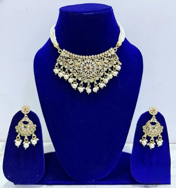 Gold_Plated_And_White_Brass_Gold_Plated_Earring_And_Pendant_Set_For_Women