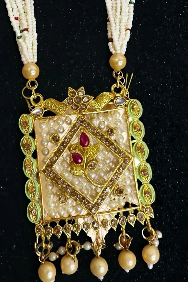 Multicolor_Brass_Gold_Plated_Earring_And_Necklace_Set_For_Women