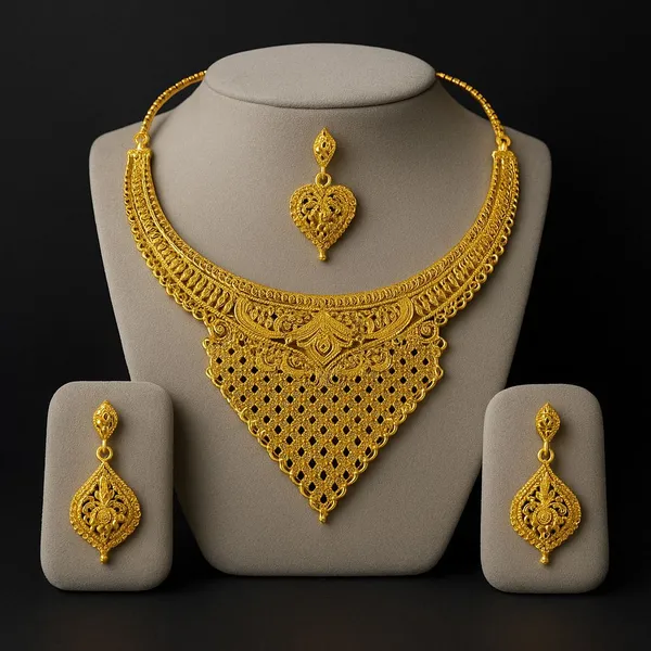 Gold_Alloy_Gold_Plated_Necklace_And_Earring_And_Maang_Tikka_Set_For_Women