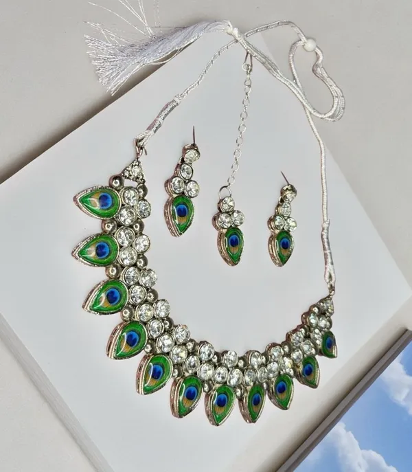 Silver_Brass__Silver_Necklace_And_Earring_And_Maang_Tikka_Set_For_Women
