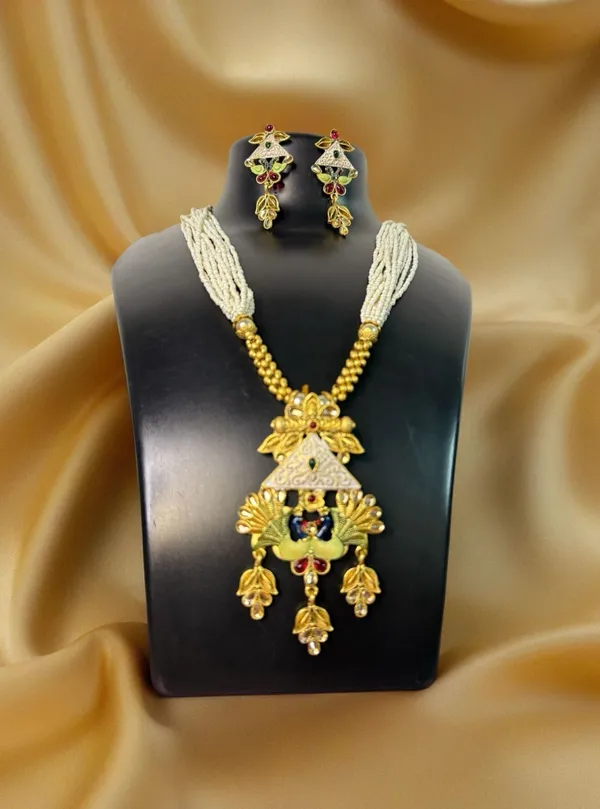 Multicolor_Brass_Vs_Titanium_Necklace_And_Earring_And_Maang_Tikka_Set_For_Women